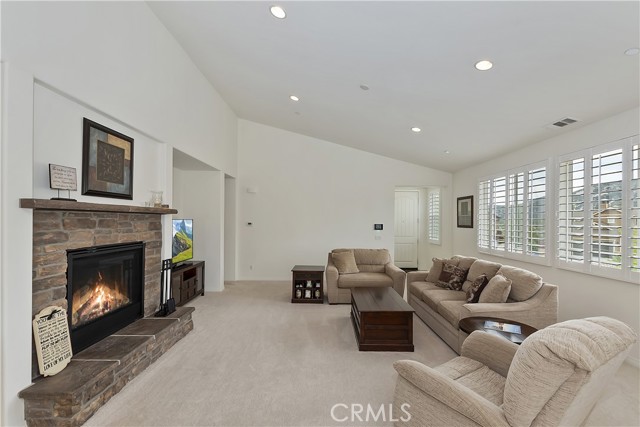 218 Crimson Circle, Big Bear City CA: https://media.crmls.org/medias/c05ebbf8-107a-4d8a-86d7-16bb8345d13c.jpg