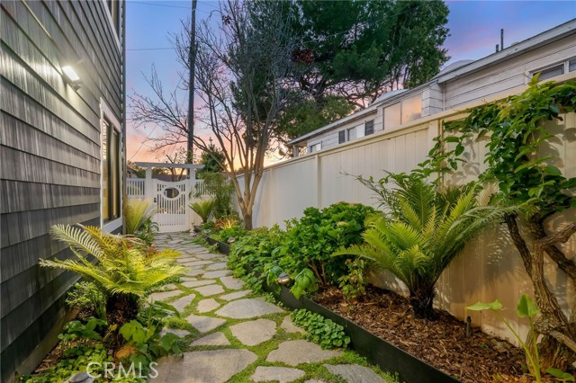 1704 Poinsettia, Manhattan Beach, California 90266, 4 Bedrooms Bedrooms, ,3 BathroomsBathrooms,Residential,For Sale,Poinsettia,SB26093212