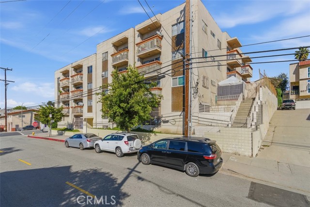 Image 10 of 26 For 939 College  