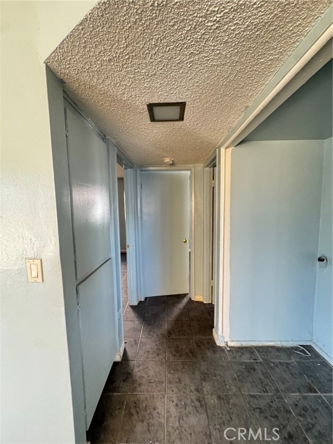 707 Sterling Road, Bakersfield CA: https://media.crmls.org/medias/c05f20d2-5d78-407d-8692-e33ba2563a89.jpg