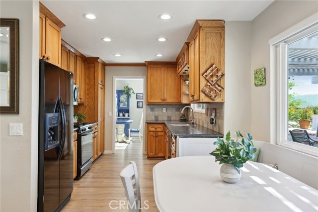 Detail Gallery Image 12 of 47 For 27959 Palmetto Ridge Dr, Valencia,  CA 91354 - 4 Beds | 2/1 Baths