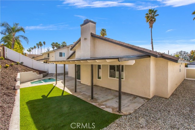304 N Dearborn, Redlands CA: https://media.crmls.org/medias/c05f64ee-552f-4c2f-858c-d171270c021d.jpg