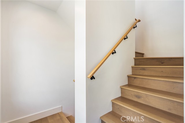 Detail Gallery Image 35 of 64 For 521 1/2 Iris Ave, Corona Del Mar,  CA 92625 - 2 Beds | 2/1 Baths