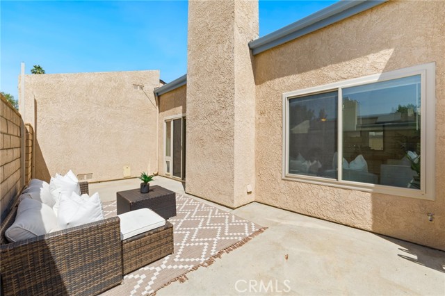 1024 Ardmore Circle, Redlands CA: https://media.crmls.org/medias/c0601911-b2a1-4f4d-8a4e-18f4c844c744.jpg
