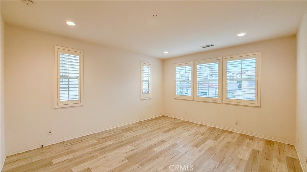 MLS #OC25272097 image #20