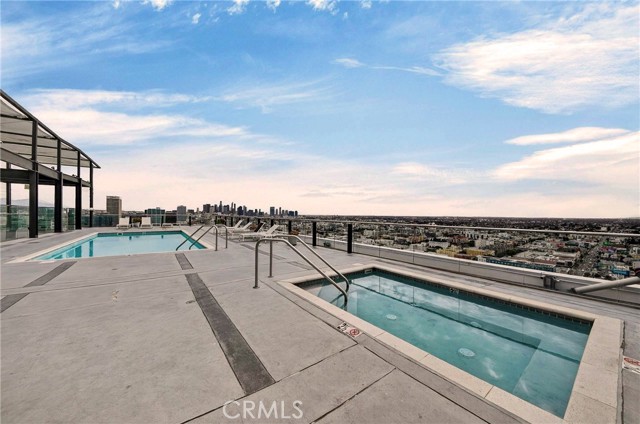 3810 Wilshire Boulevard, Los Angeles CA: https://media.crmls.org/medias/c0606928-1a82-41c5-8f50-86e609e78201.jpg