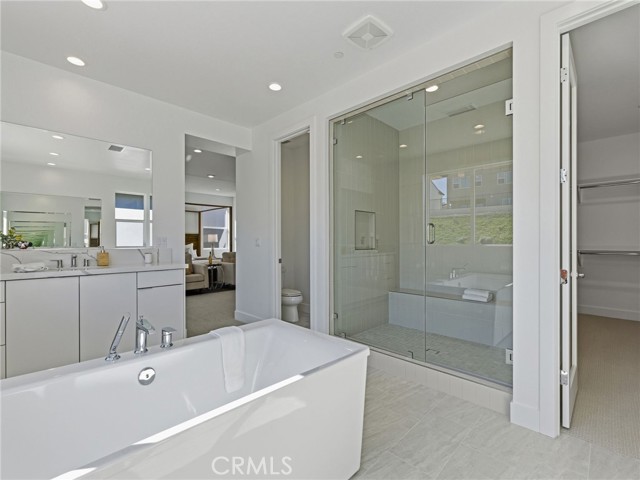 27627 Juniper Lane, Valencia CA: https://media.crmls.org/medias/c0606e04-21b7-4ab4-9ad8-42d429676947.jpg