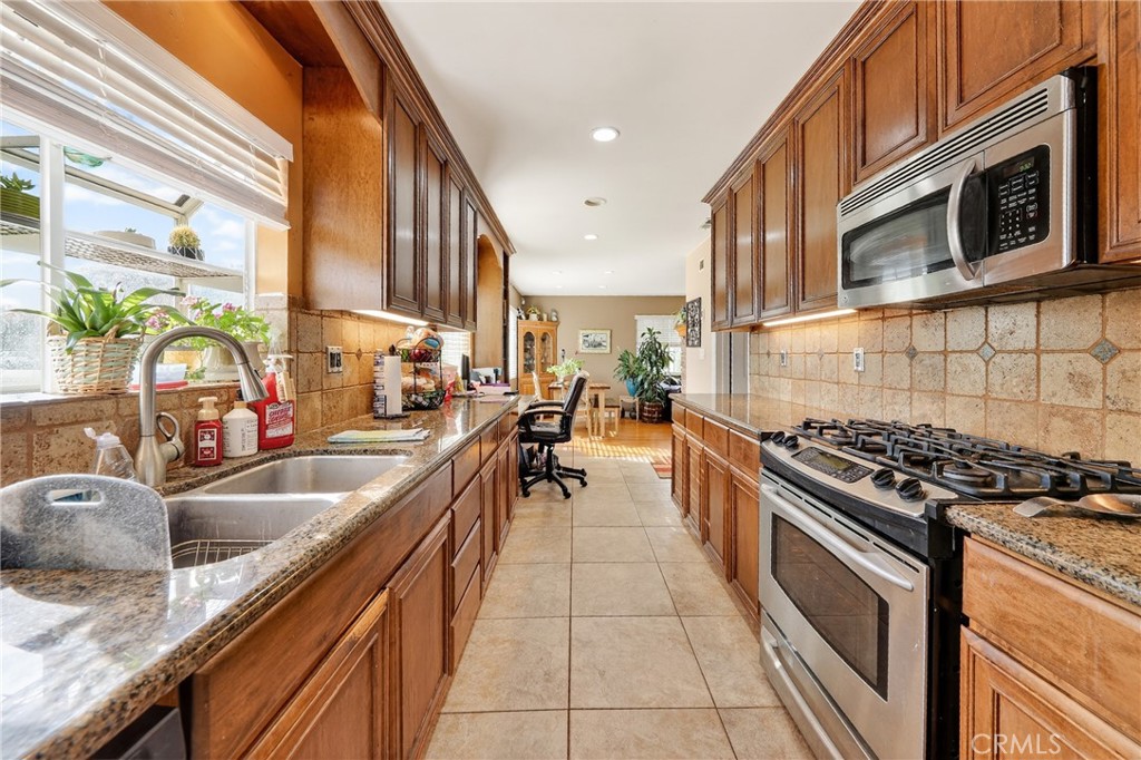 MLS #OC25237725 image #12