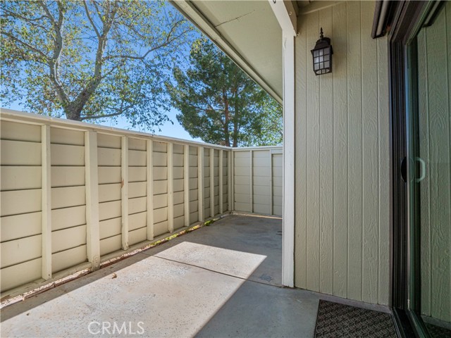 Detail Gallery Image 18 of 31 For 27065 Crossglade Ave #1,  Canyon Country,  CA 91351 - 3 Beds | 2/1 Baths