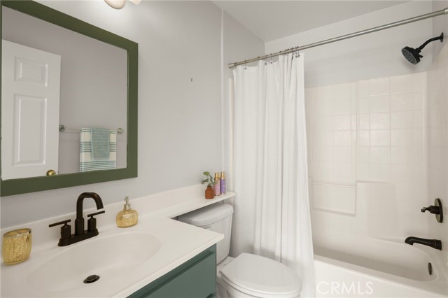 Detail Gallery Image 21 of 27 For 305 E Valencia Ave #E,  Burbank,  CA 91502 - 2 Beds | 2/1 Baths