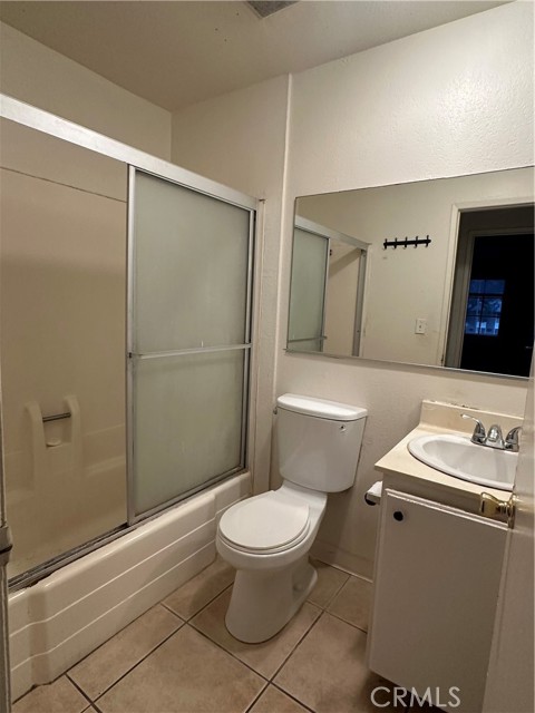 Detail Gallery Image 11 of 14 For 18530 Hatteras St #212,  Tarzana,  CA 91356 - 2 Beds | 2 Baths