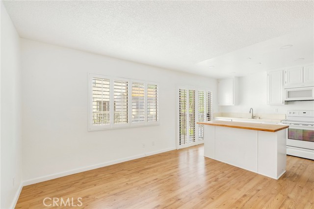 Detail Gallery Image 12 of 31 For 12 Sunstream, Irvine,  CA 92603 - 2 Beds | 2/1 Baths