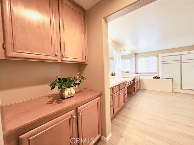 17231 Greentree Drive, Riverside CA: https://media.crmls.org/medias/c0654a07-8f1b-4f99-b452-b373e48f8504.jpg