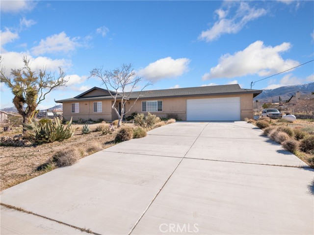 Detail Gallery Image 2 of 25 For 32229 Carnelian Rd, Lucerne Valley,  CA 92356 - 3 Beds | 2 Baths