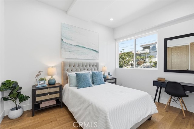 Detail Gallery Image 24 of 41 For 617 N Irena Ave a,  Redondo Beach,  CA 90277 - 4 Beds | 3/1 Baths