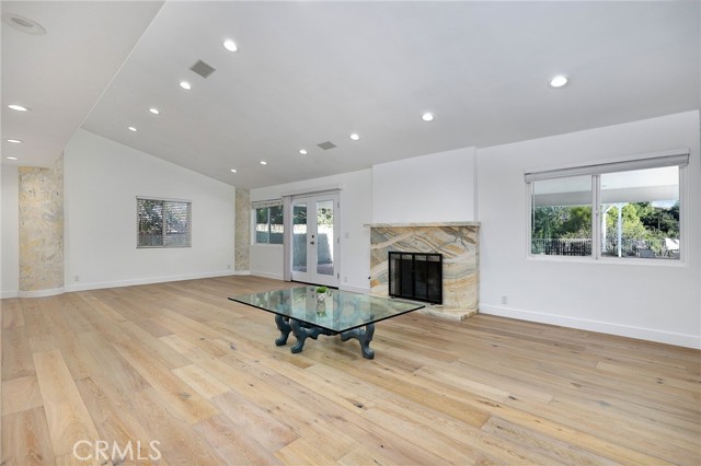5794 Fairhaven Avenue, Woodland Hills CA: https://media.crmls.org/medias/c0660608-1f68-4414-b74d-cde09b3915af.jpg
