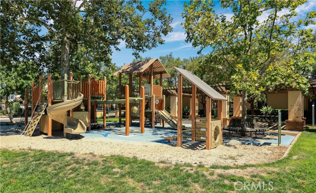 138 Coralwood, Irvine CA: https://media.crmls.org/medias/c06646b6-163d-4b42-b0e0-c4f7cde9f809.jpg