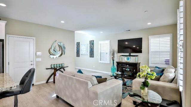 Detail Gallery Image 18 of 45 For 4693 Holly Ave, Long Beach,  CA 90805 - 3 Beds | 2/1 Baths