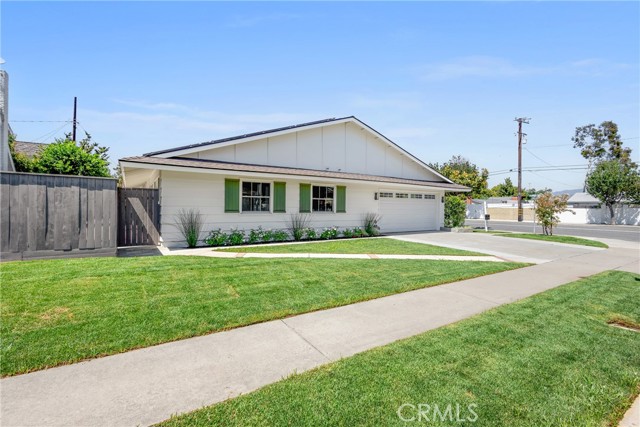 14681 Yorba Street, Tustin CA: https://media.crmls.org/medias/c0667ed9-1dae-45c1-935a-0ae0f35c3264.jpg