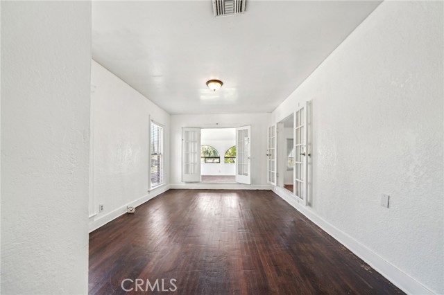 3098 N Arrowhead Avenue, San Bernardino CA: https://media.crmls.org/medias/c0673ef5-c8f9-4109-bc69-336662a9e8c4.jpg