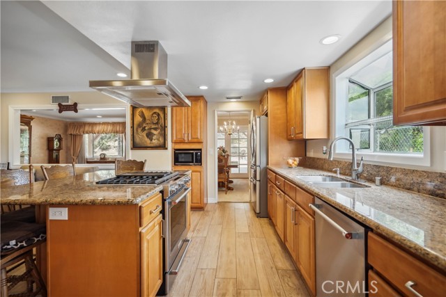 Detail Gallery Image 22 of 56 For 11300 Dulcet Ave, Porter Ranch,  CA 91326 - 5 Beds | 3 Baths