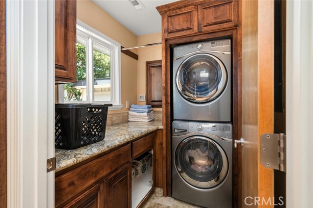 Detail Gallery Image 31 of 35 For 2211 Floral Ave, Chico,  CA 95926 - 4 Beds | 2 Baths