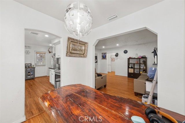 12343 Rives Avenue, Downey CA: https://media.crmls.org/medias/c067e3b1-5a9b-4419-9fbe-1e0a1e462ea0.jpg