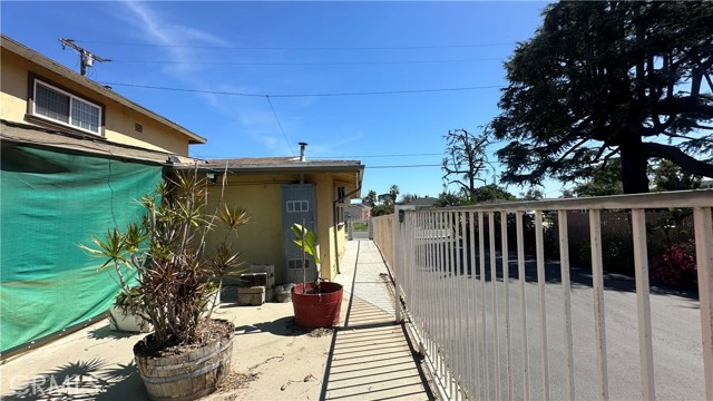 5337 Hammill Road, El Monte CA: https://media.crmls.org/medias/c068114e-646f-4c3f-8bea-f960774ac93e.jpg