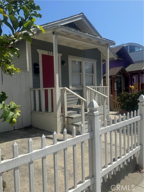 652 Navy Street photo 8