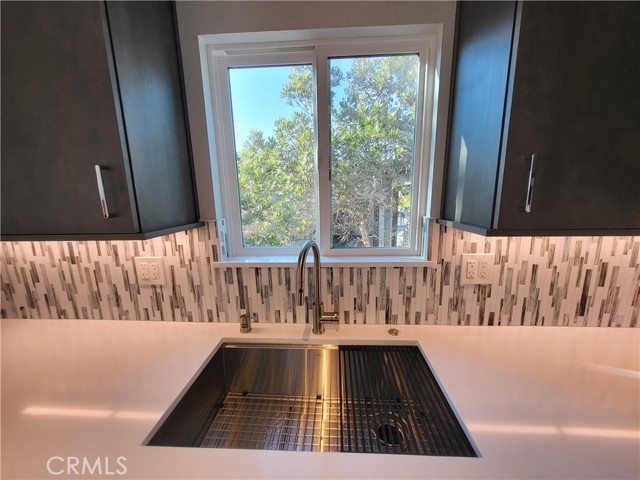 Detail Gallery Image 13 of 39 For 161 Monterey Bld a,  Hermosa Beach,  CA 90254 - 3 Beds | 2/1 Baths