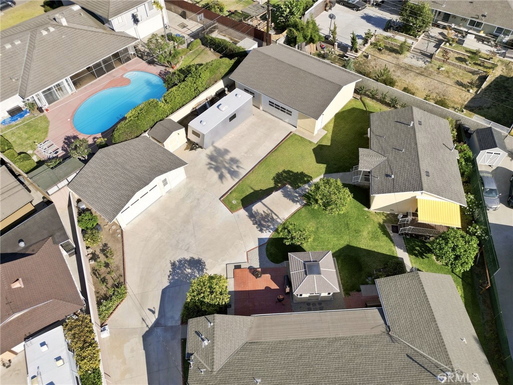 https://media.crmls.org/medias/c06963d5-8f56-4ee8-b5b8-fb207a2b3e71.jpg?preset=X-Large
