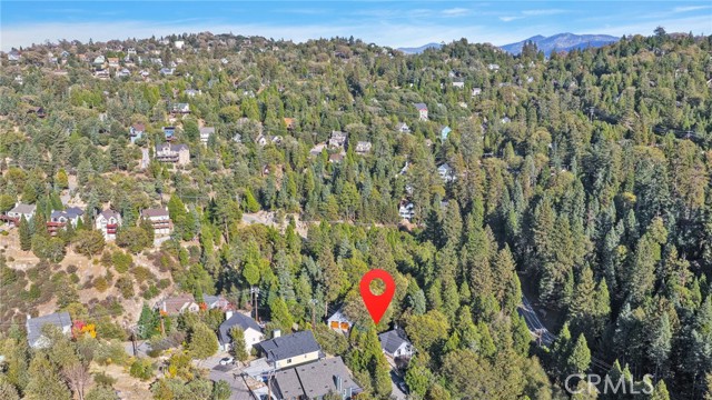 915 Trinity, Lake Arrowhead, CA 92352