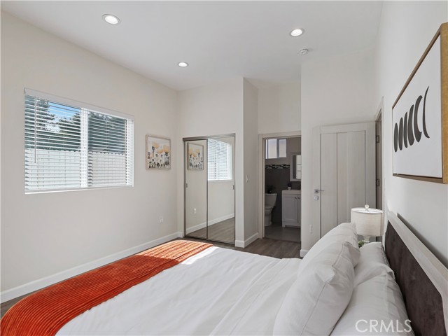 Detail Gallery Image 22 of 45 For 15801 Chatsworth, Granada Hills,  CA 91344 - 7 Beds | 4 Baths