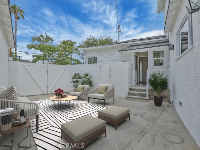 1017 Cordova Avenue, Glendale CA: https://media.crmls.org/medias/c06afb4a-5107-4dd5-8d15-7ec173edfb03.jpg