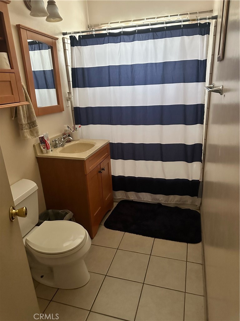 https://media.crmls.org/medias/c06b1eb1-3fdb-421a-9f3a-b115a1ad102a.jpg?preset=X-Large