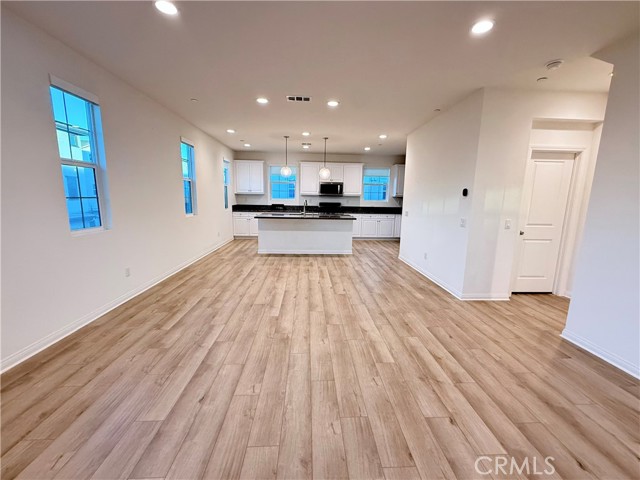 Detail Gallery Image 3 of 28 For 6958 Crimson Dr, Buena Park,  CA 90621 - 4 Beds | 3/1 Baths