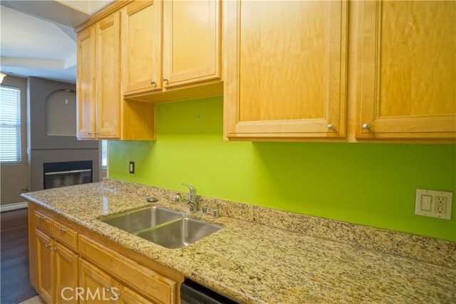 10623 Moorpark photo 12