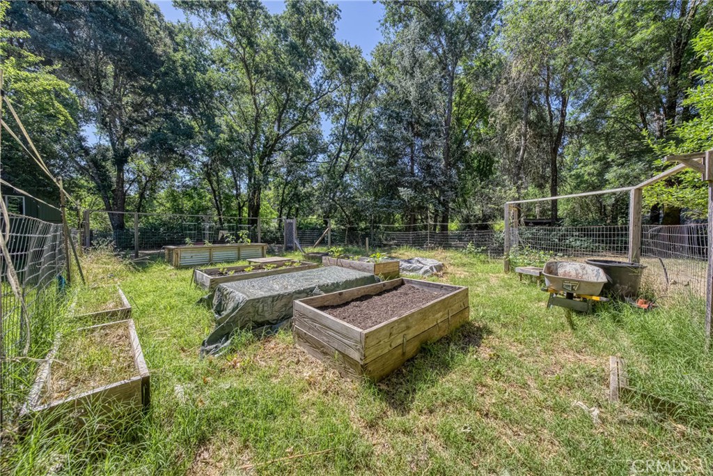 https://media.crmls.org/medias/c06bce4c-ac7d-49e7-9404-478cbb839532.jpg?preset=X-Large