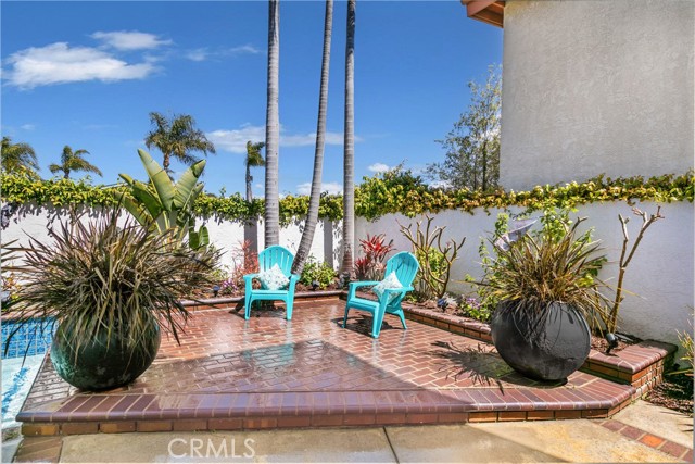 4651 Los Patos Avenue, Huntington Beach CA: https://media.crmls.org/medias/c06bd0c7-fc76-428b-bf5b-9e4c5053ccf5.jpg