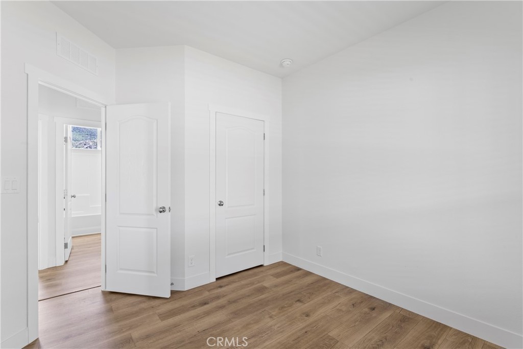 https://media.crmls.org/medias/c06be11e-8cfc-434f-940d-91c059a86a28.jpg?preset=X-Large