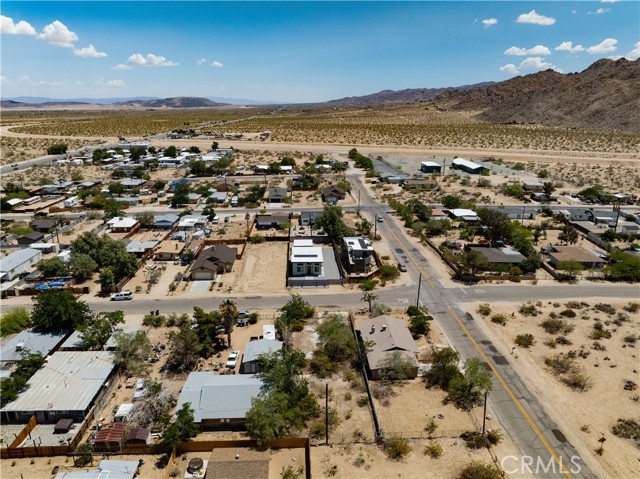 62008 Mountain View Circle, Joshua Tree CA: https://media.crmls.org/medias/c06bf987-448a-4e9d-9c91-c68b029cd3ad.jpg