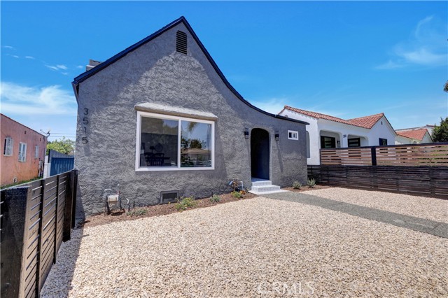 Detail Gallery Image 2 of 49 For 3515 S Norton, Los Angeles,  CA 90018 - 2 Beds | 3 Baths