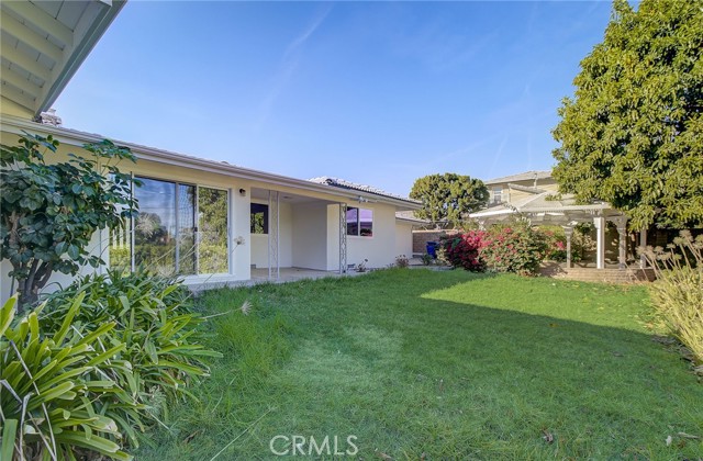11200 Jellico Avenue, Granada Hills CA: https://media.crmls.org/medias/c06cca73-f3bd-43c5-b7ab-04f8f7616b9c.jpg