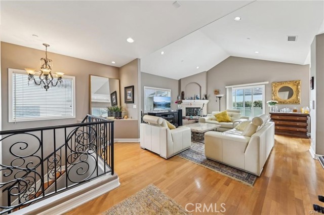 211 S. Francisca Avenue, Redondo Beach CA: https://media.crmls.org/medias/c06cea0b-5d17-4edf-8469-b770bc989b1c.jpg