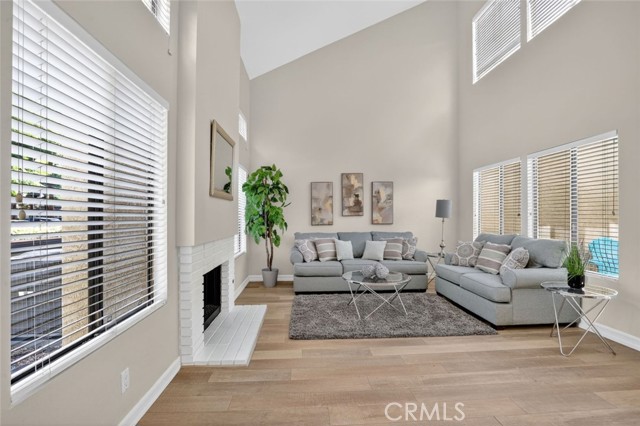 Detail Gallery Image 4 of 44 For 26 Claret #40,  Irvine,  CA 92614 - 2 Beds | 1/1 Baths