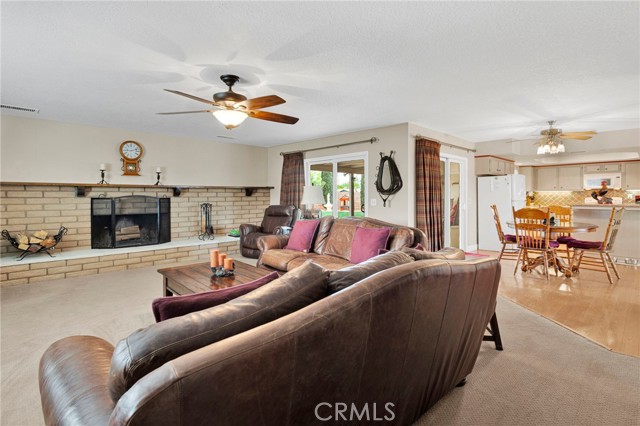 Detail Gallery Image 8 of 56 For 20115 Shoshonee, Apple Valley,  CA 92307 - 4 Beds | 2 Baths