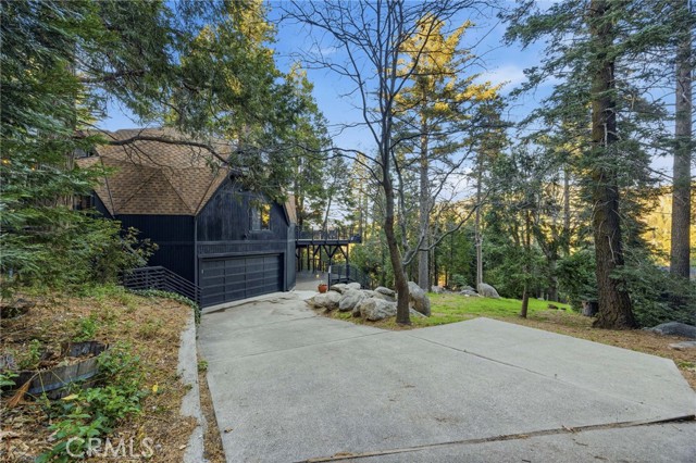 Detail Gallery Image 2 of 43 For 1349 Valley View, Crestline,  CA 92325 - 4 Beds | 3 Baths