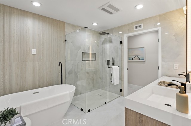 Image 22 of 27 For 10 White Water Drive