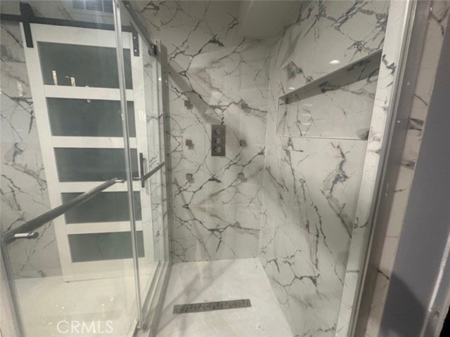 Detail Gallery Image 8 of 42 For 5128 Llano, Woodland Hills,  CA 91364 - 3 Beds | 3 Baths