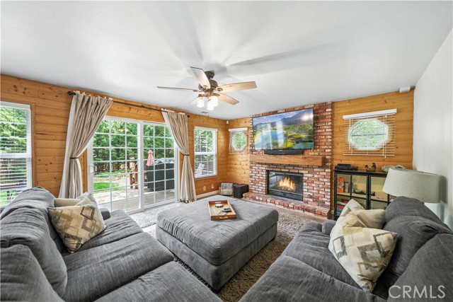 Detail Gallery Image 18 of 50 For 39122 Starview Ln, Big Bear Lake,  CA 92315 - 3 Beds | 2/1 Baths